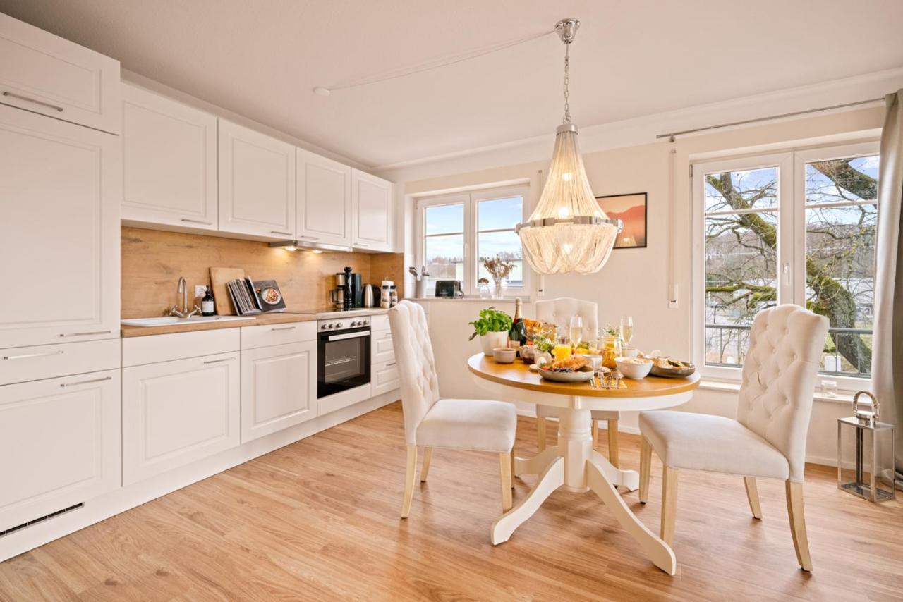 Wohlfuehl-Apartment Irisbluete Mit Privatstrand Friedrichshafen Exterior photo