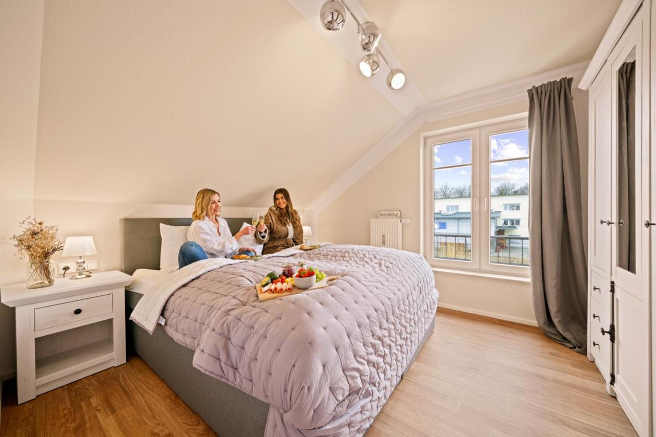 Wohlfuehl-Apartment Irisbluete Mit Privatstrand Friedrichshafen Exterior photo